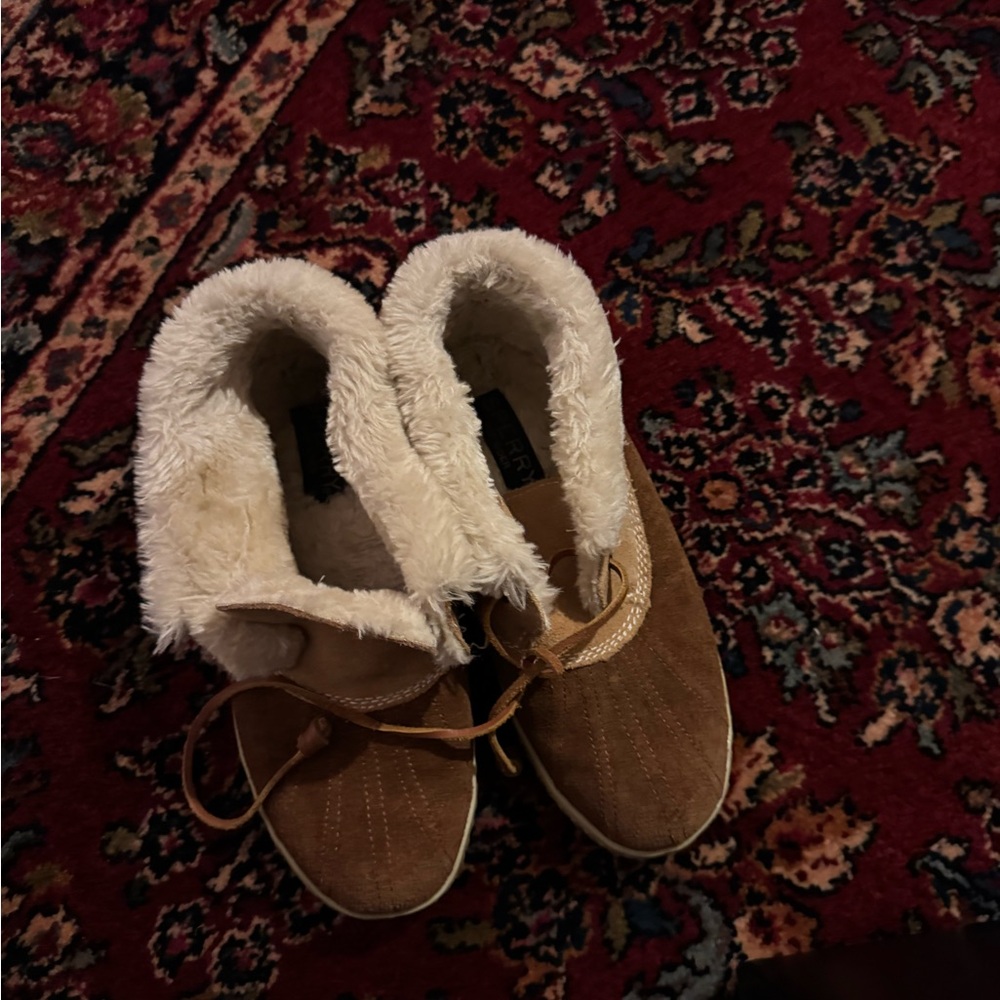 Sperry Tan Slippers with Faux Fur Lining